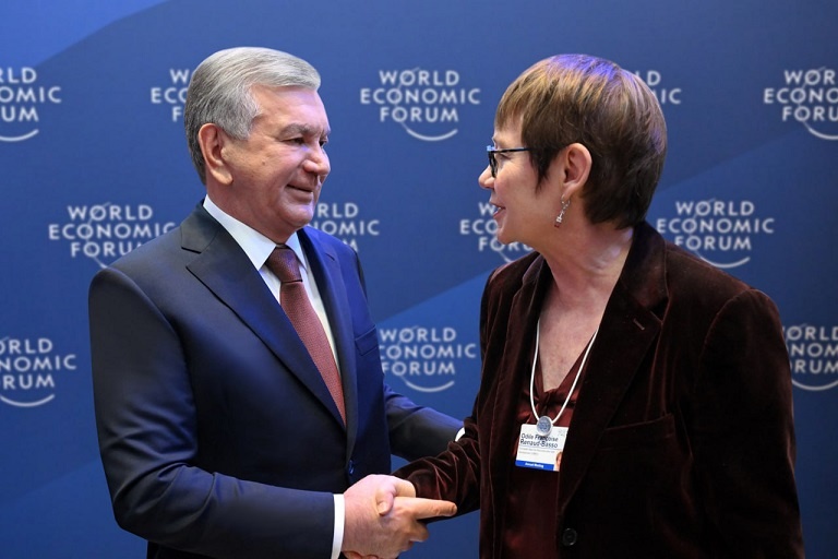 Шавкат Мирзиёев и Одиль Рено-Бассо. Фото пресс-службы президента Узбекистана