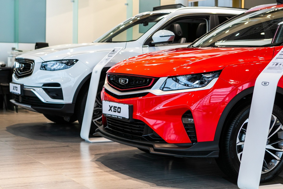 Раньше за эти деньги можно было купить три машины, а сегодня — только комплект зимней резины и коврики