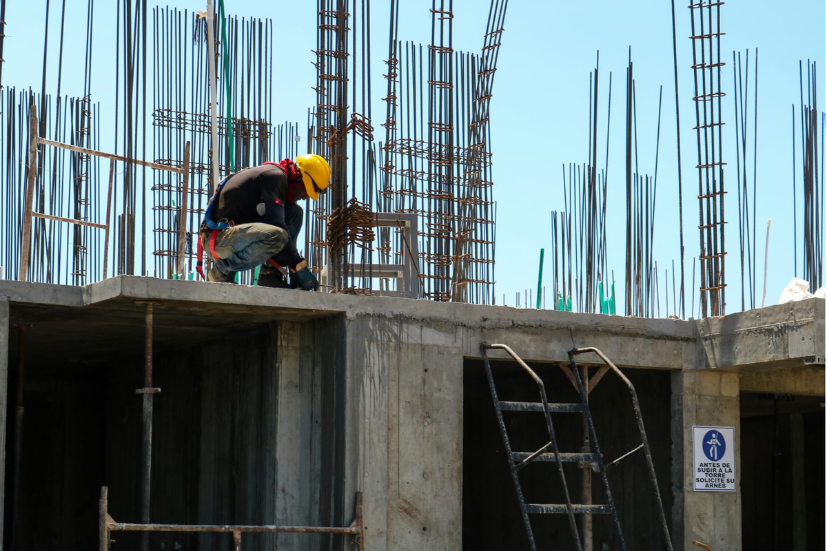 Моделирование показало, что пустоты на верхнем участке муфты ухудшают целостность конструкции. Фото: unsplash.com / Ivan Henao.