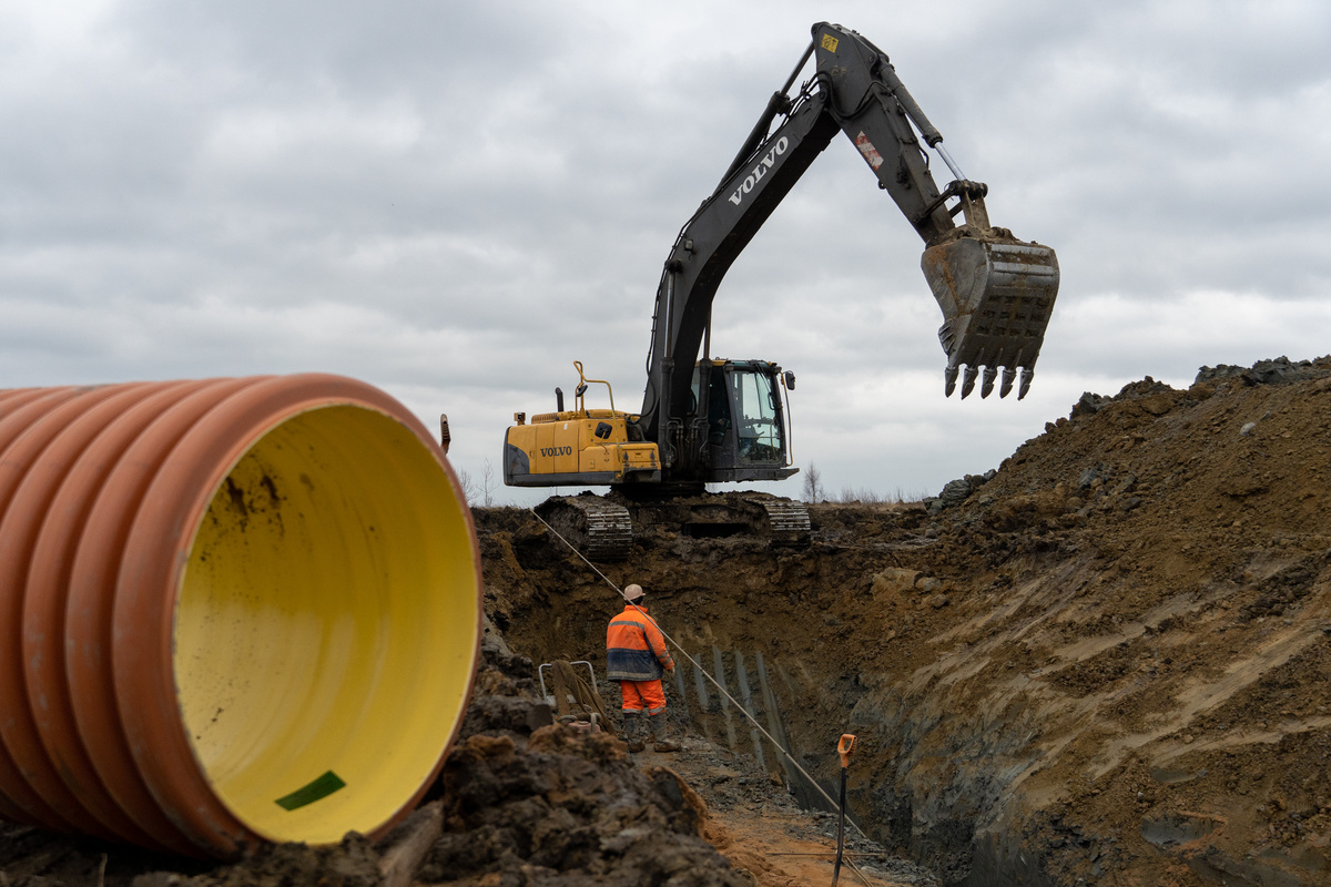 Канализационная труба SUNSET SN16 на строительстве