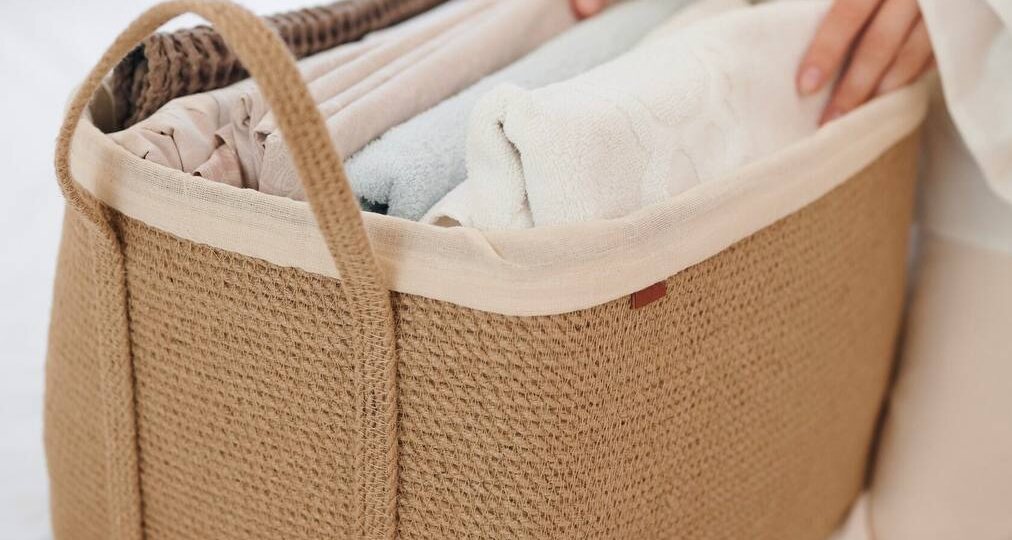Бельевая корзина — недооцененный элемент интерьера