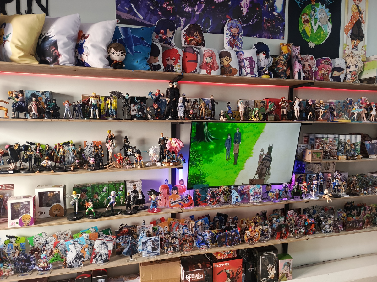 Так был внутри, возможно выложу пост про магазин и его открытие.