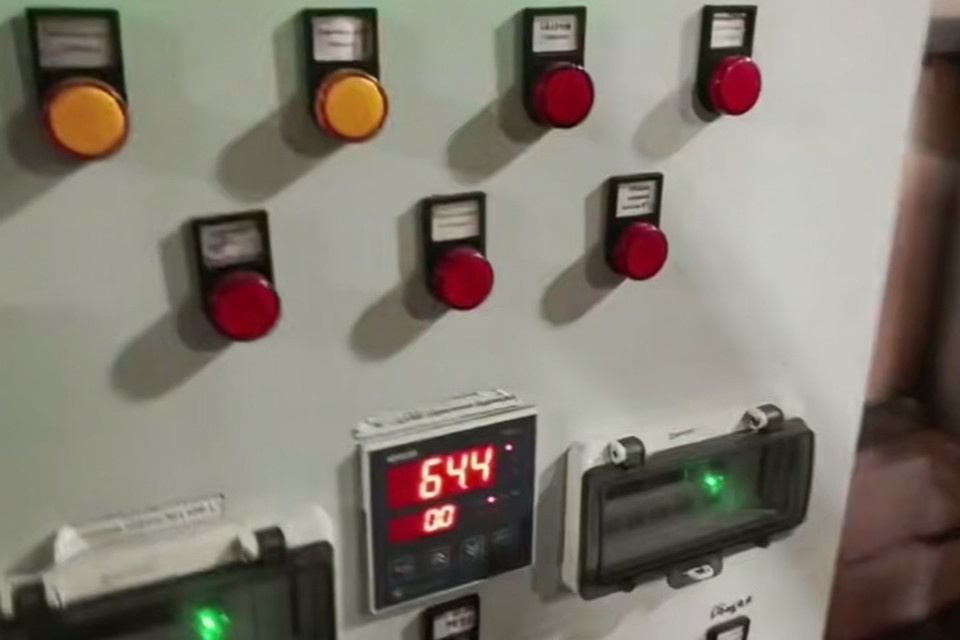    На котельной «Заводская» в Алчевске запущен после ремонта один из котлов. ФОТО: скриншот с видео Минстроя ЛНР