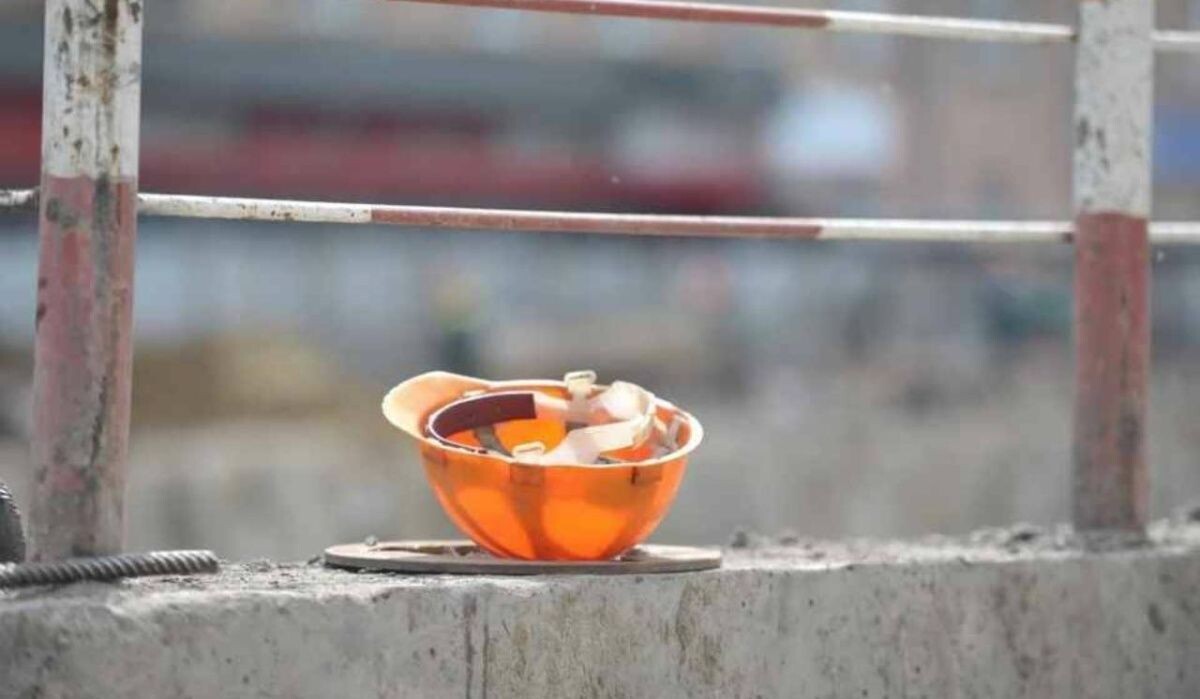     Каска. Источник: nsk.kp.ru Автор фото: Евгения Гусева