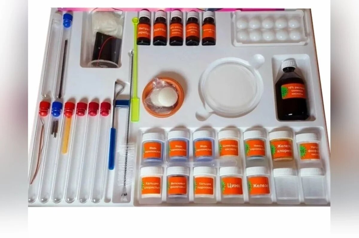    Принял яд мер.