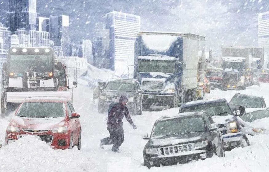    Американцы в панике скупили ВСЁ перед апокалипсисом. Пустые полки и снегопад века — хаос в США