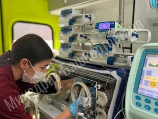 В Уфу санавиацией доставили недоношенных двойняшек