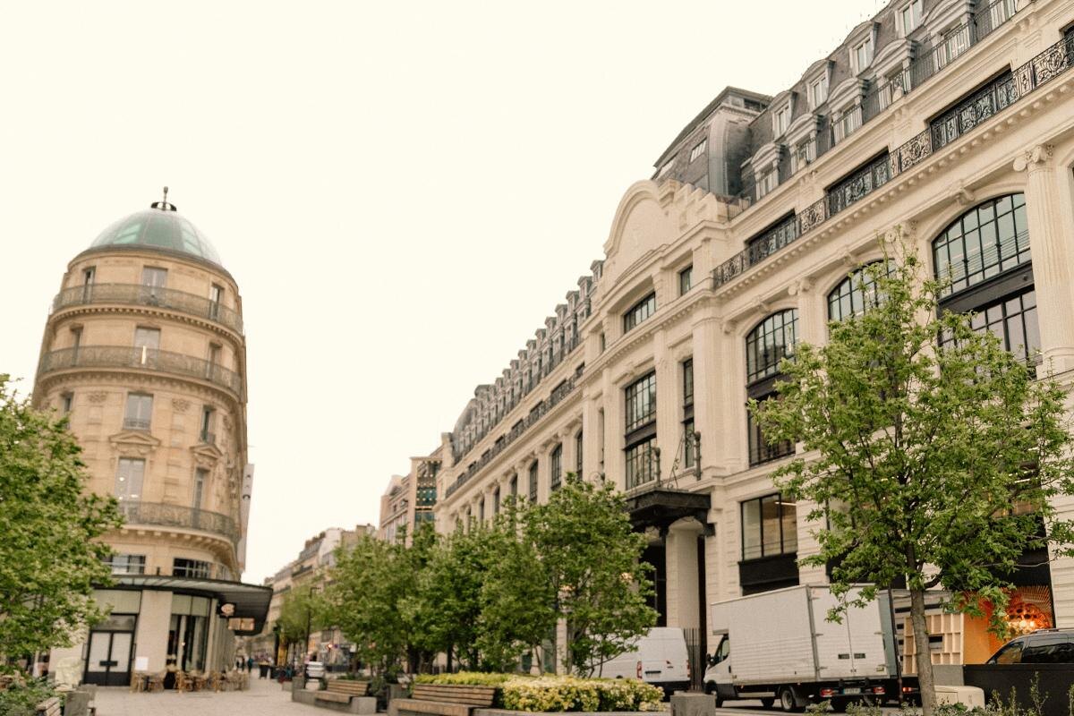 gribeirozandona / Shutterstock / FOTODOM📷Архитектурный ансамбль со штаб-квартирой Louis Vuitton в Париже