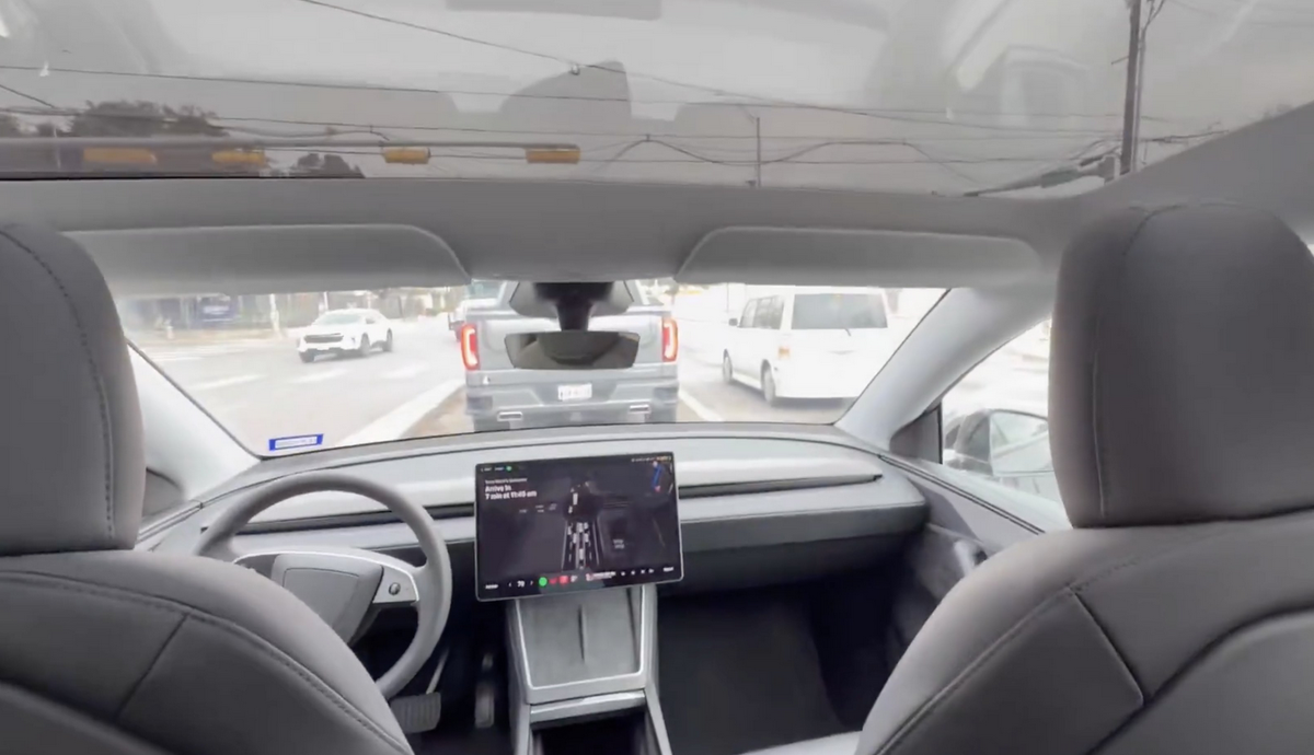 Robotaxi без системы контроля безопасности работает в Техасе с 22.01.2026