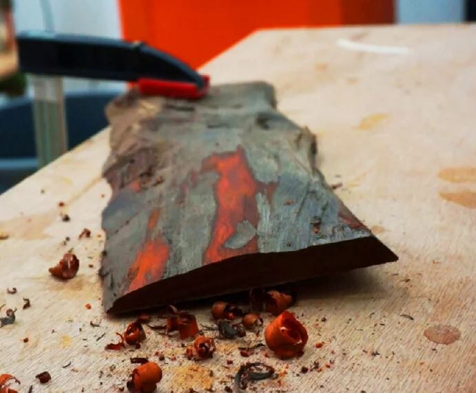 Фото: https://www.instructables.com/From-Tree-Bark-to-Comb/