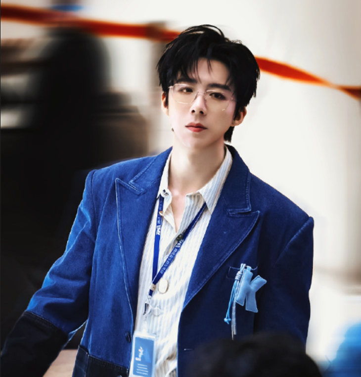 Китайский певец и актер Лю Юйнин.