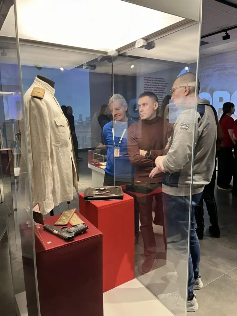 Листайте вправо, чтобы увидеть больше изображений