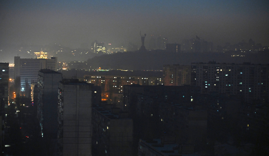 Население бежит из Киева? Даже оттепель не спасет столицу Украины. Где были удары 23 января?