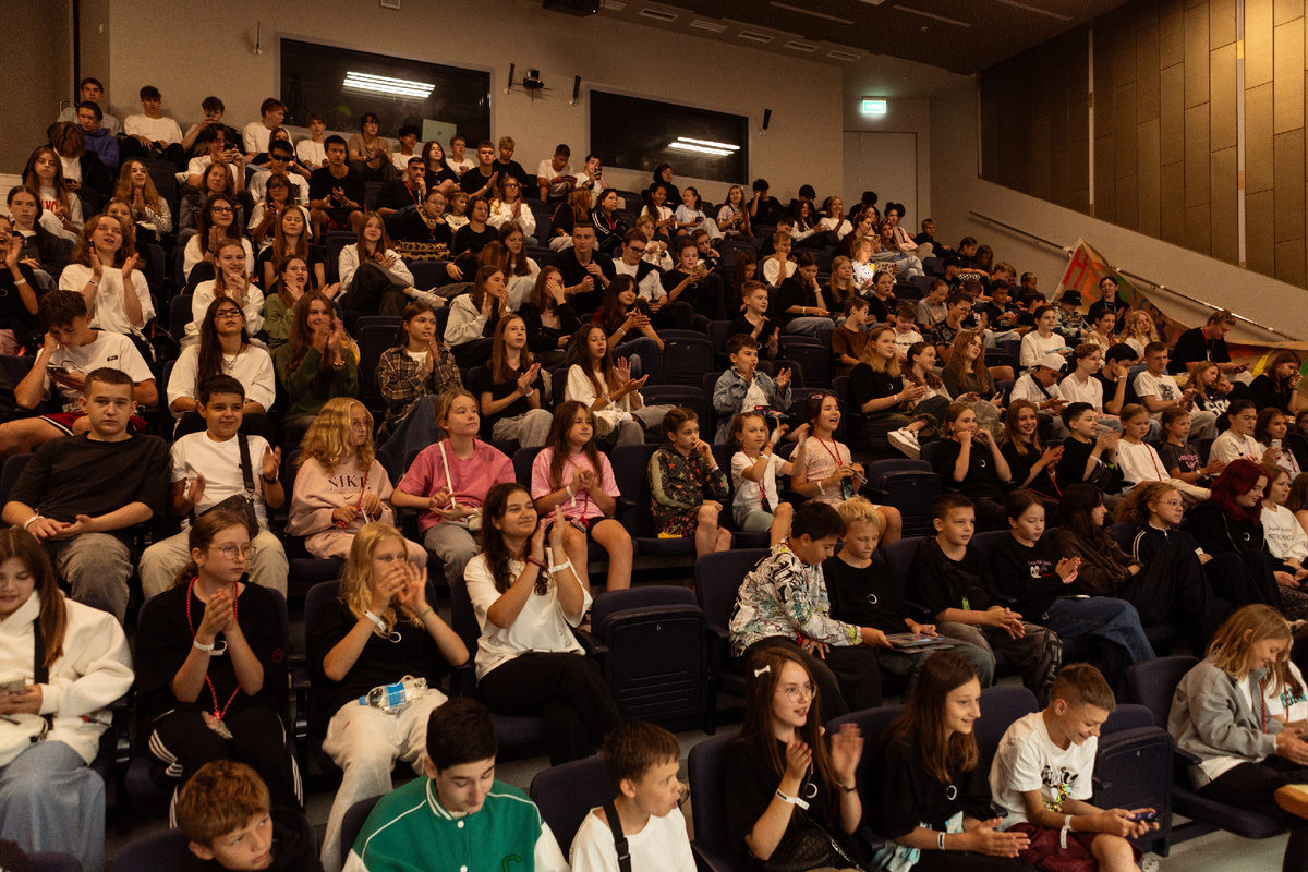 Утренний брифинг – время делиться результатами и распределять новые задачи