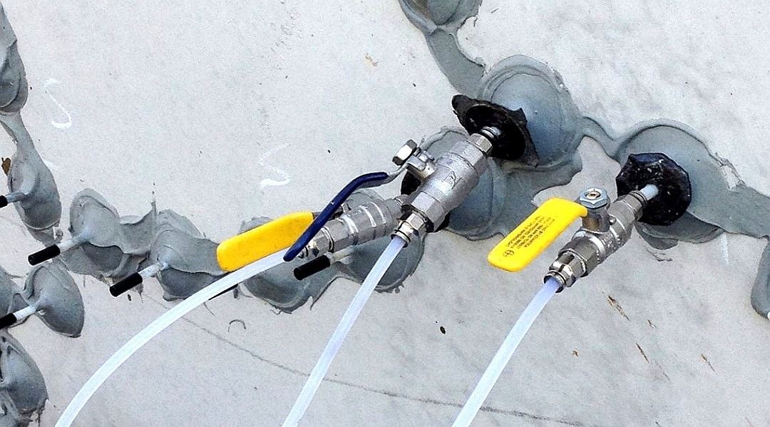 Инъектирование фундамента. Фото из открытых источников