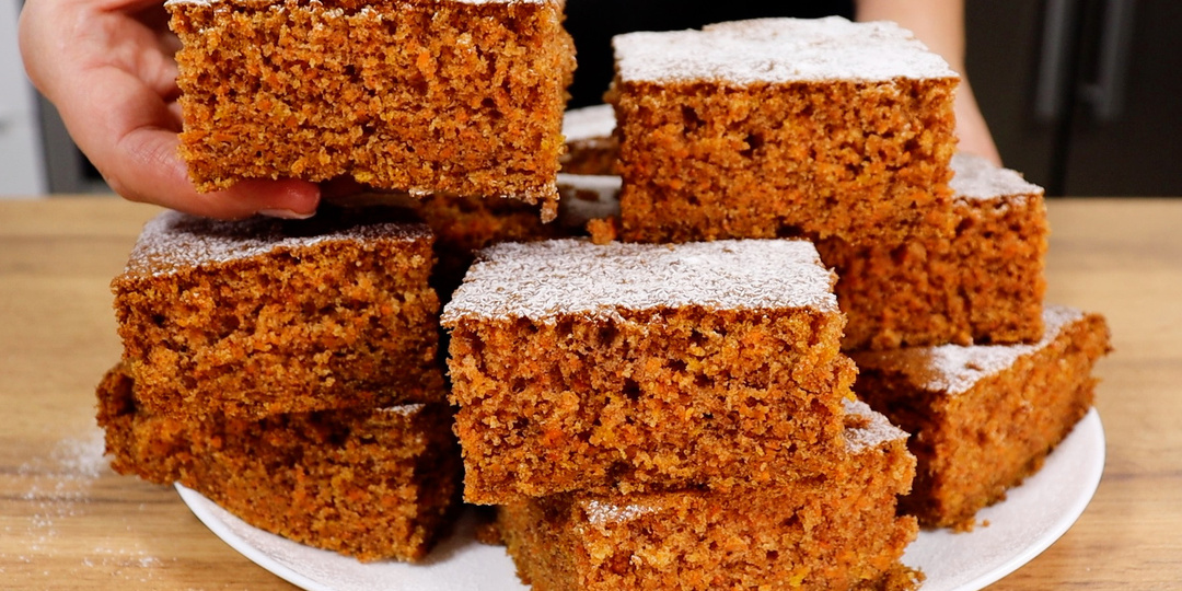 Готовила на пробу, теперь пеку через день целый противень нежного и сочного пирога