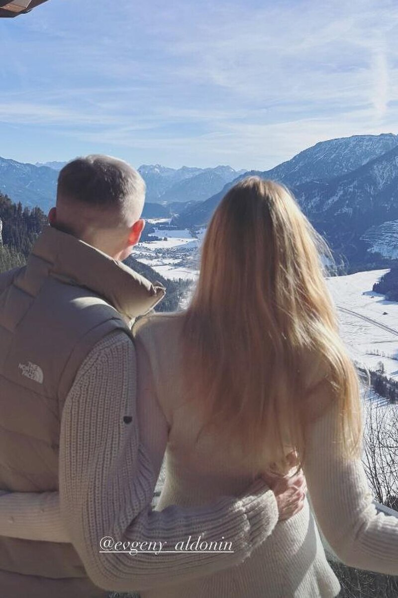    Евгений Алдонин с женой Социальные сети