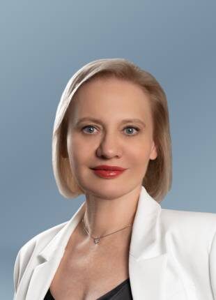 Автор: врач-косметолог Попова Г. А. из клиники «ОЛИМП КЛИНИК ВОРОНЕЖ» поделилась успешным клиническим случаем коррекции сильного обвисания тканей лица (птоз IV степени) у мужчины 52 лет.