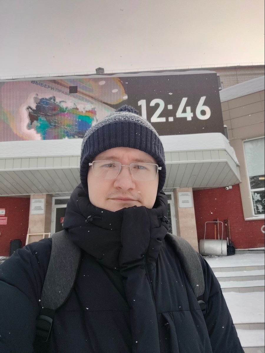 Никита учится на 2 курсе Новосибирского государственного технического университета по направлению «Конструкторско-технологическое обеспечение машиностроительных производств», и сейчас у него сессия, поэтому желаем ему удачи!