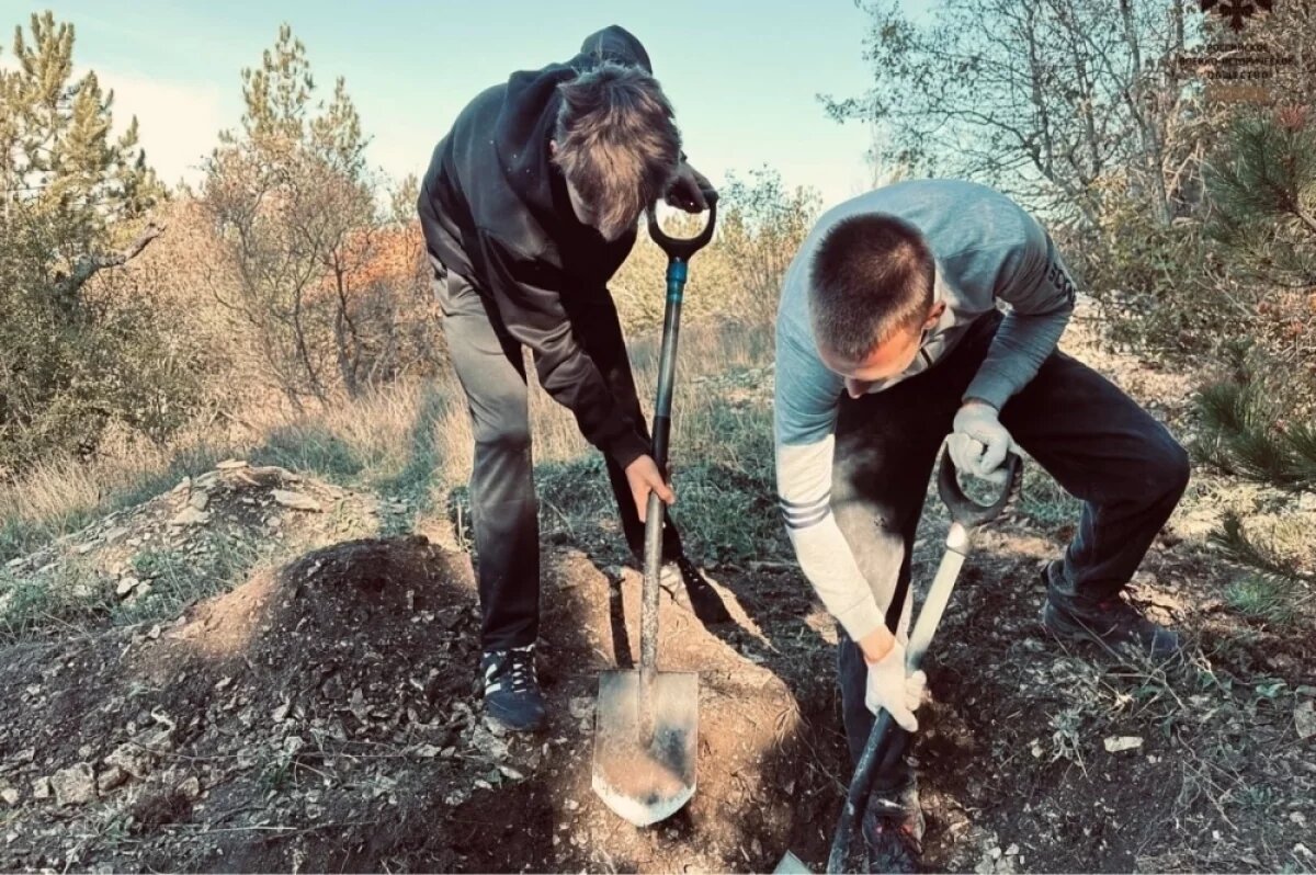    Сакские школьники уже несколько раз выезжали на раскопки.