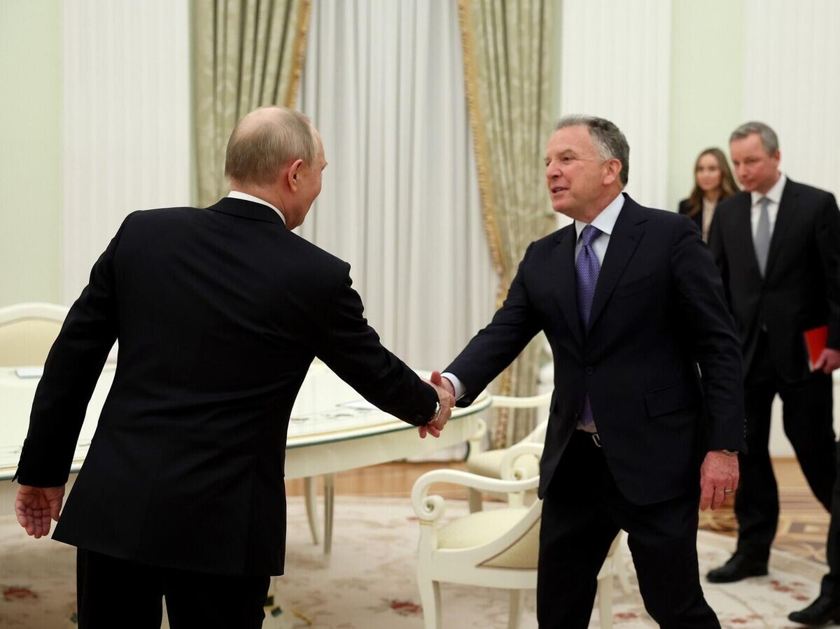    Президент РФ Владимир Путин и специальный посланник президента США Стивен Уиткофф во время встречи в Москве | © РИА Новости / POOL