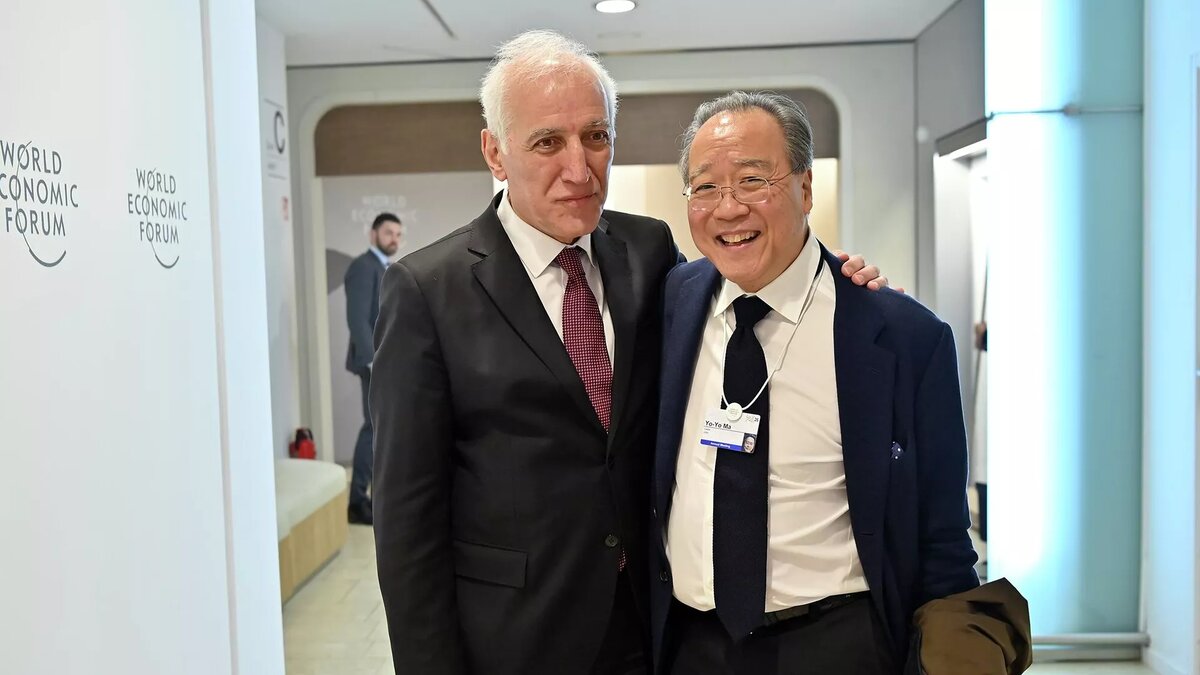 © Photo : official site of the President of RA