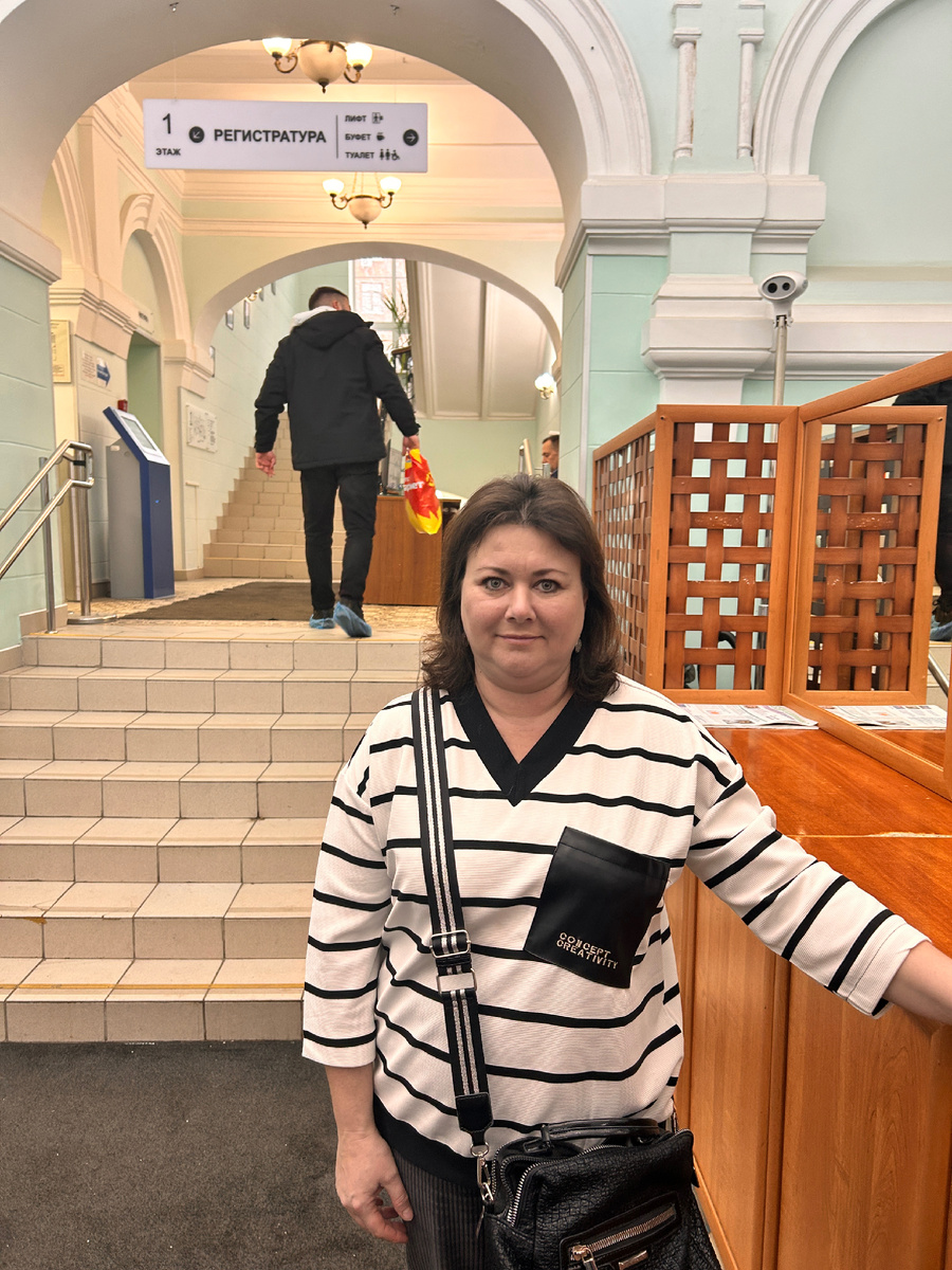 Пытаюсь улыбаться