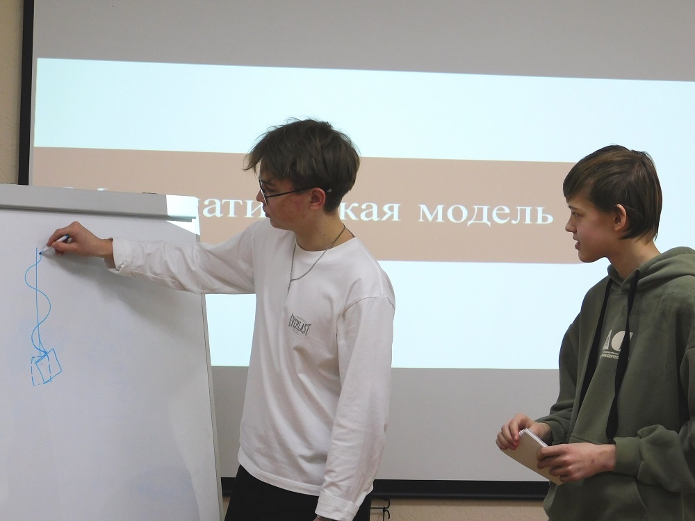    На турнире. Так как видео по техническим причинам не запустилось, пришлось рисовать. Фото Анны Зубаревой