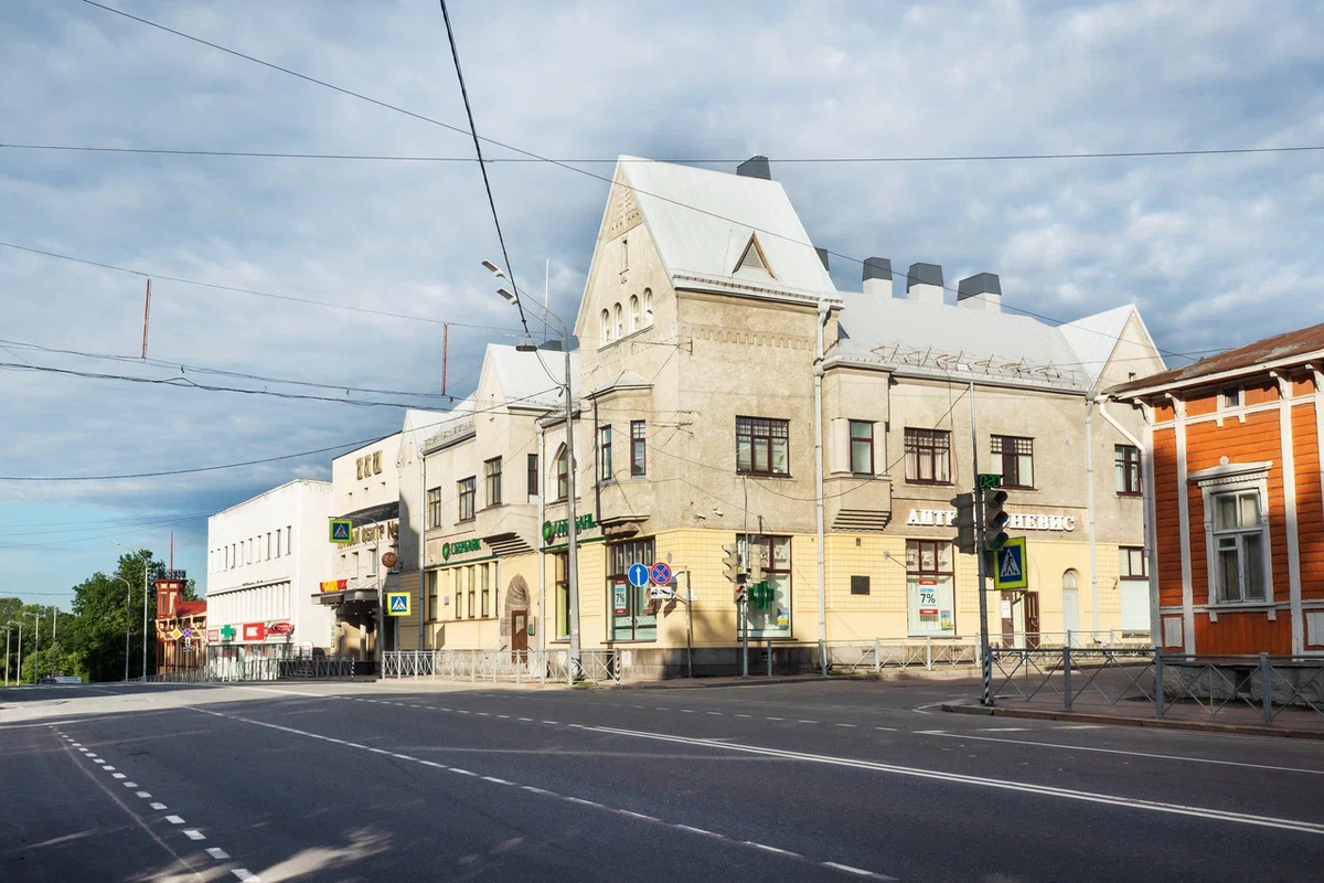 Дом Леандер