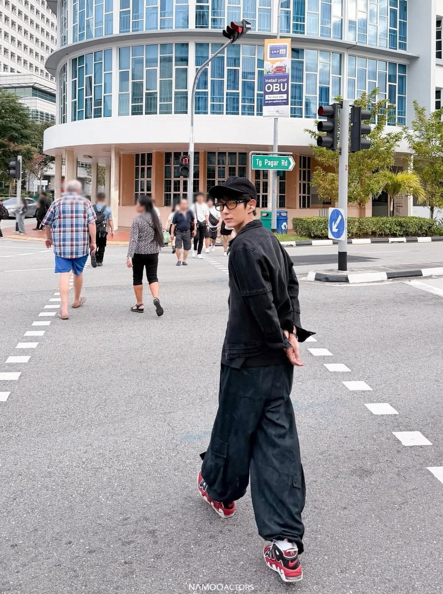 Ну сначала фото от любимого агентства. Сначала туда, потом - в Японию!