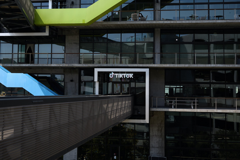 Офис TikTok в США
 Фото: Allison Dinner / EPA / TASS