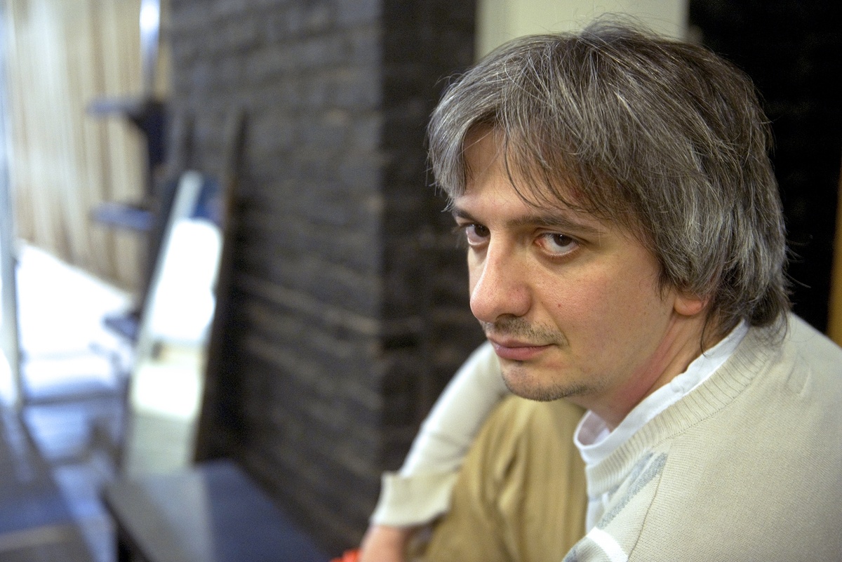    Режиссер Константин Богомолов после репетиции спектакля "Идеальный муж". 2013 год/Кирилл Каллиников/ РИА Новости