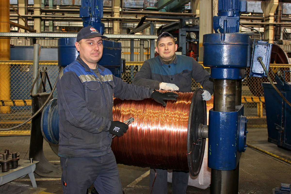 Опрессовщики кабелей и проводов пластикатами и резиной А. Ю. Рудачев, Д. С. Минин