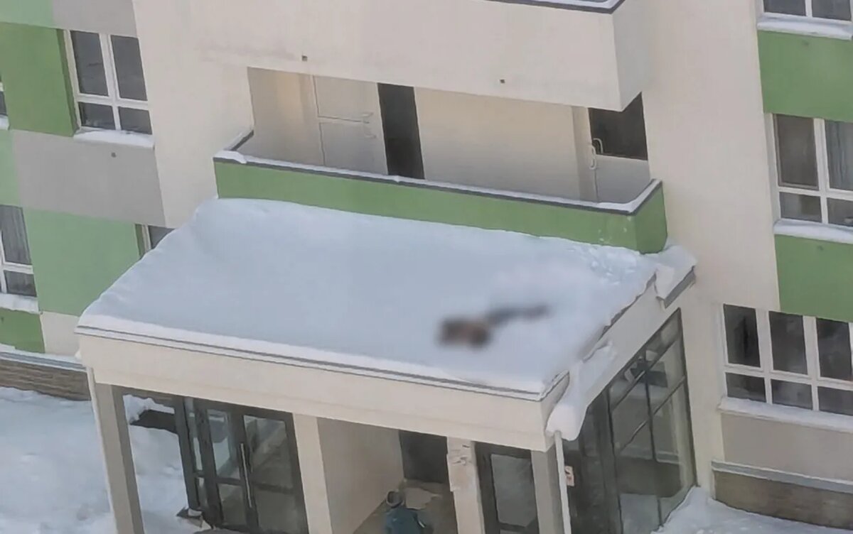    Девушка выпала из многоэтажки на ул. Советской в Ижевске