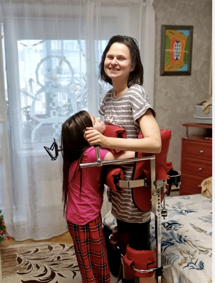 Оля с дочкой