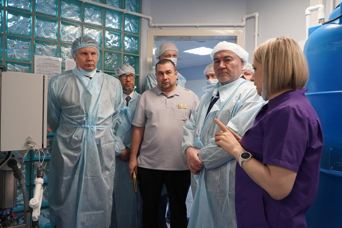    Владимир Степура проверил ход ремонта ключевых объектов в Лангепасе