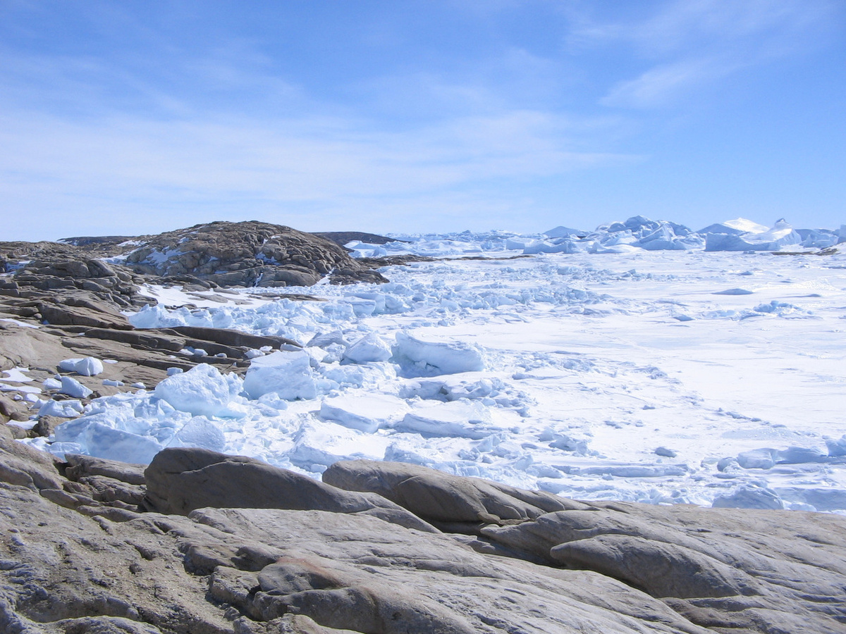 Антарктида. Спокойный припай у полярной станции Прогресс 