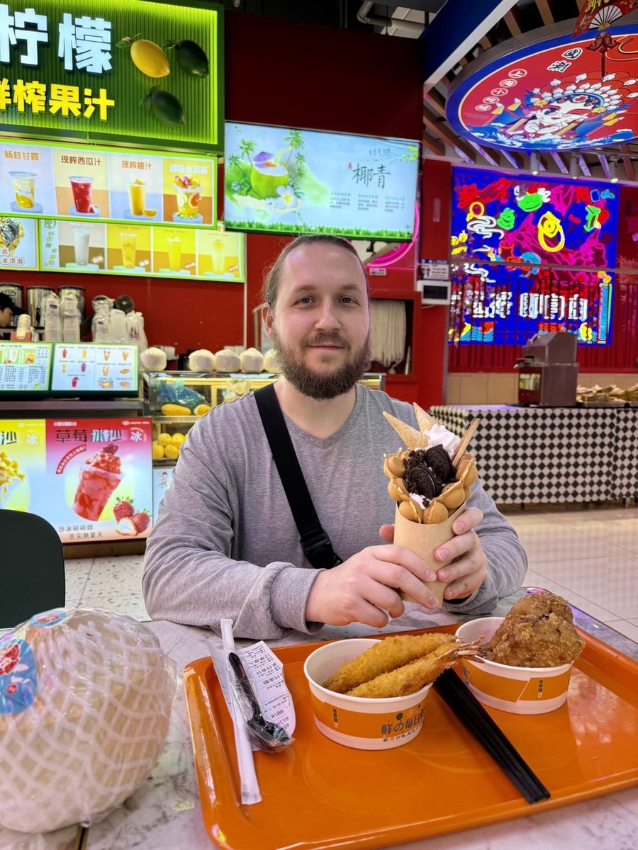 Стрессанул, пока писал. Надо заесть. Шутка, я завязал со сладким до следующих праздников.