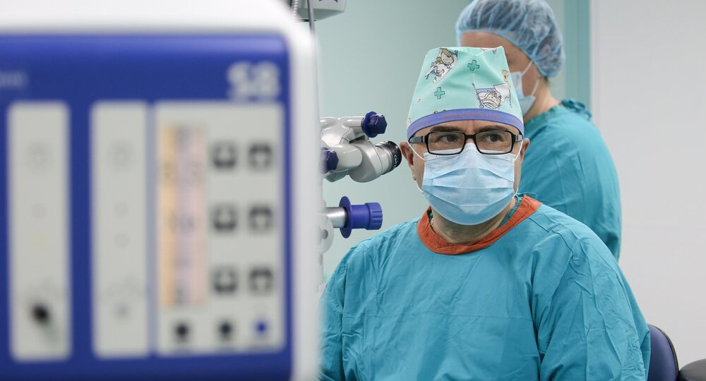 В России за год резко снизилось число терапевтов, хирургов, акушеров и офтальмологов