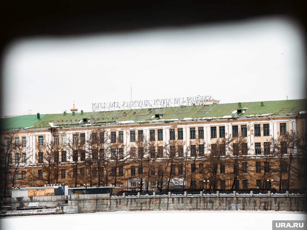     Демонтаж начнут с торца здания