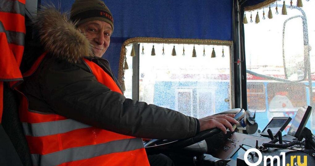 Мэр Омска Шелест назвал среднюю зарплату водителей за прошлый год