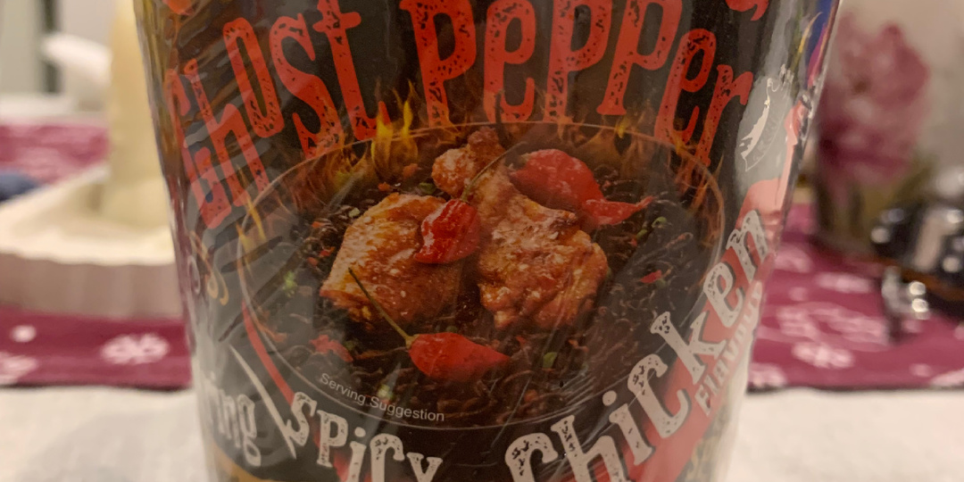 Таки дождался! Самая острая лапша быстрого приготовления с перцем Призрак!