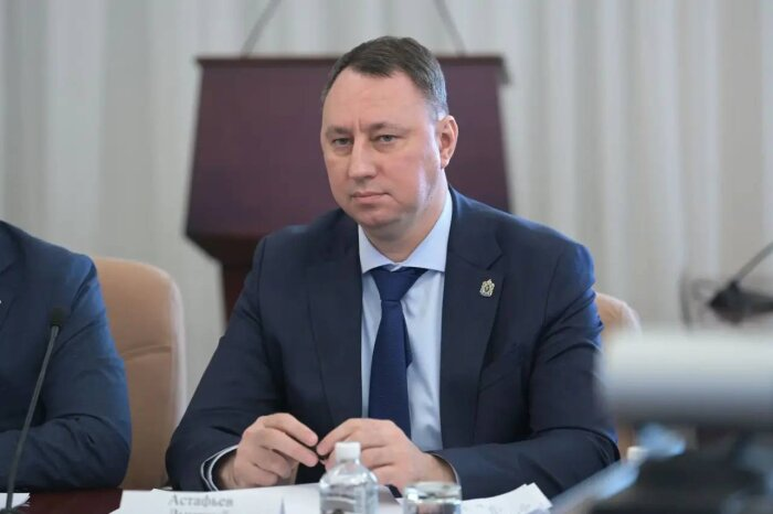 Новый генеральный директор Хабаровского судостроительного Дмитрий Астафьев получил непростой актив / фото: телеграм-канал Дмитрия Демешина   