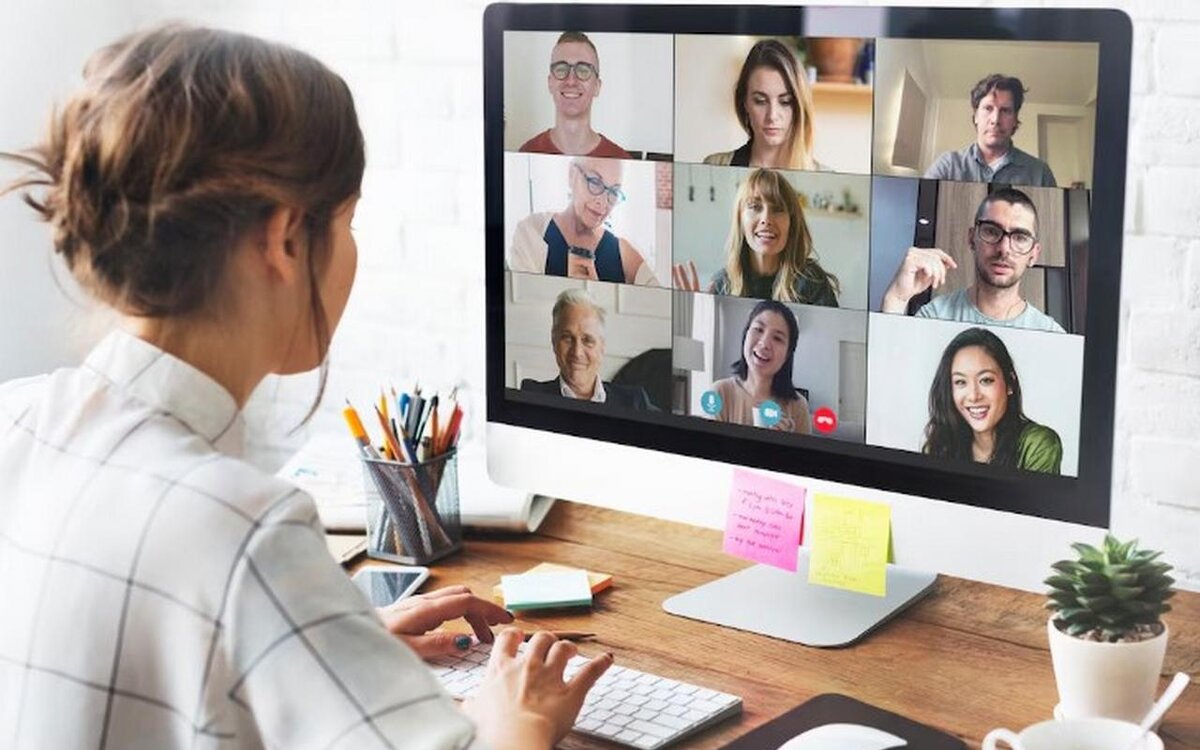    Цифровой скачок: в Воронеже число онлайн-встреч выросло в 4 раза, спрос на ИИ — в 7 раз Фото – ru.freepik.com