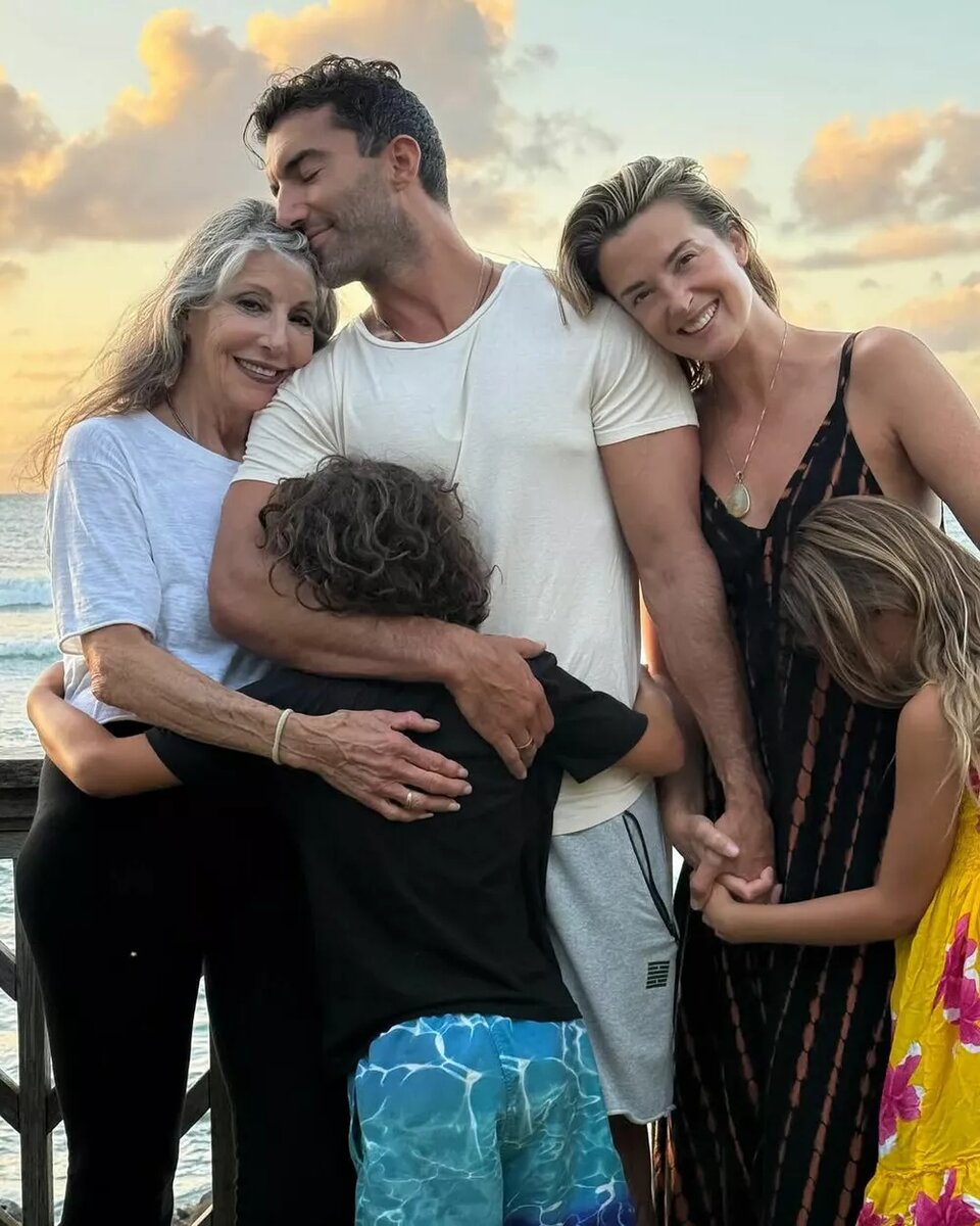 Бальдони с семьей📷
