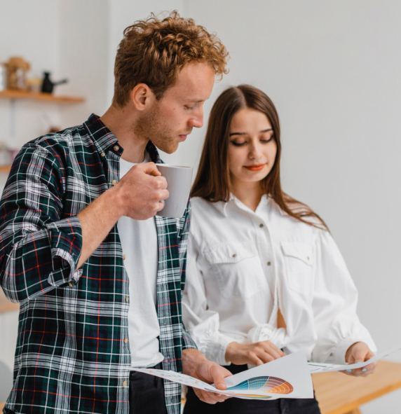 Источник изображения: https://www.freepik.com/free-photo/couple-making-plans-remodel-home_12061824.htm