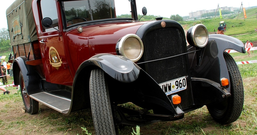 100 лет музейному сервисному автомобилю компании «Бизон»