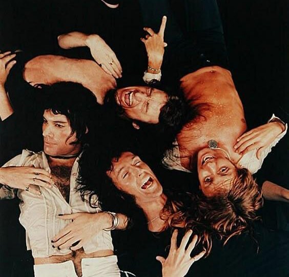 Коллекция редких вырезок о Queen (14)