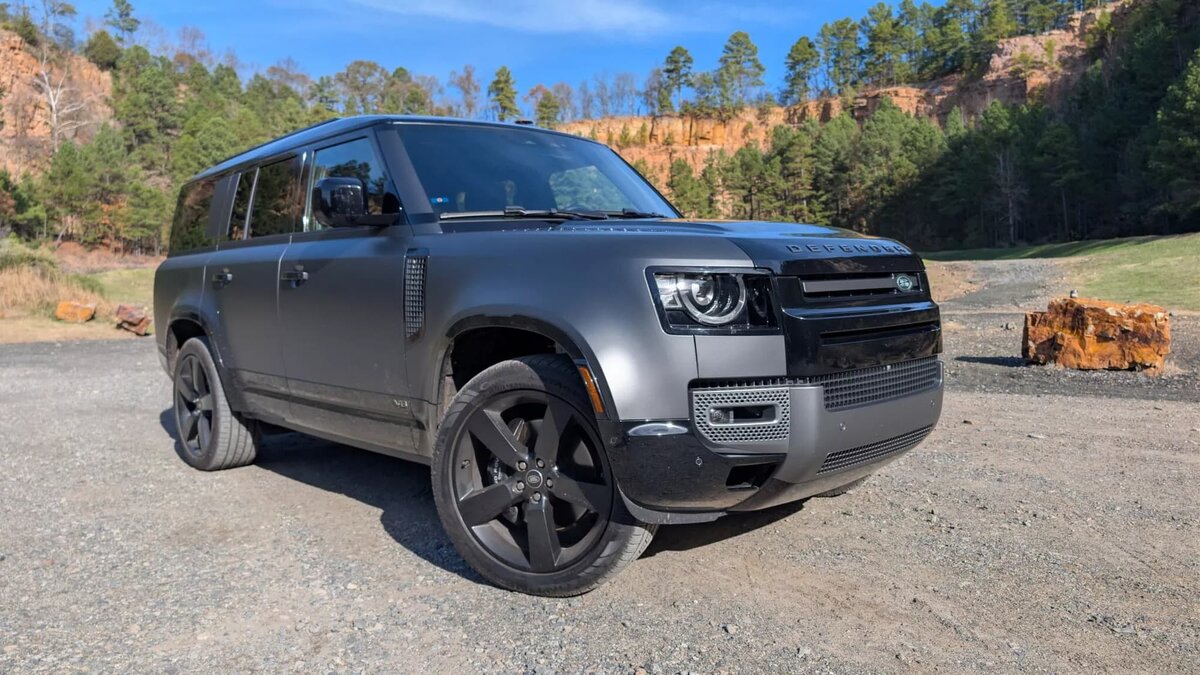  Land Rover Defender 130