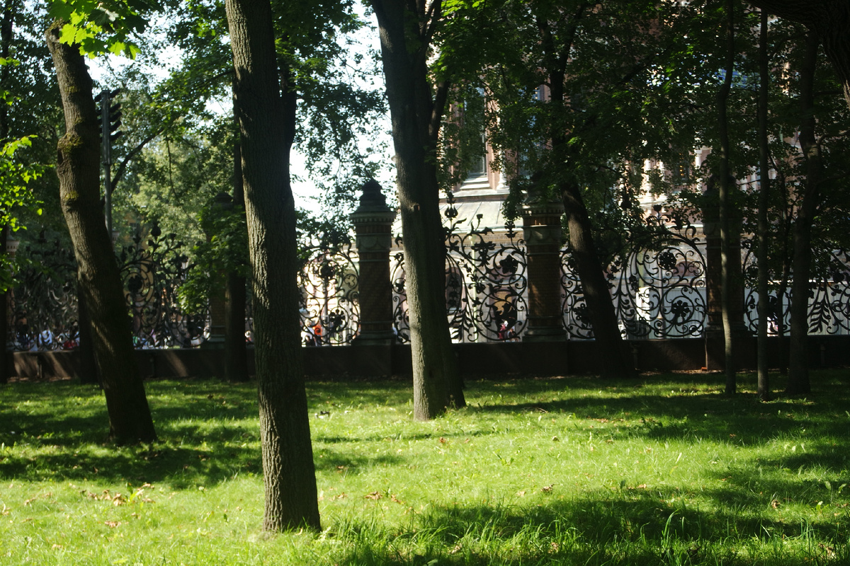 этой решёткой я просто сразу обозначила дислокацию:)